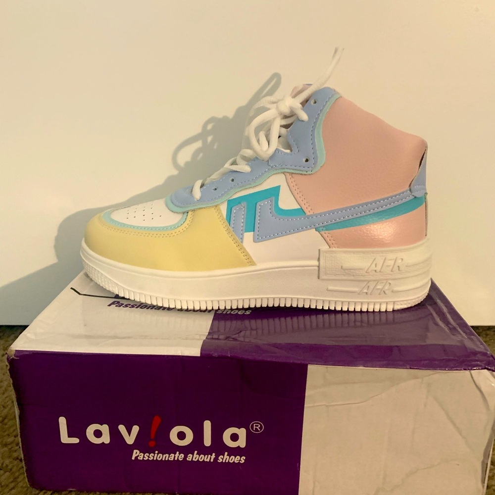 Shoes. Kids size 7Y